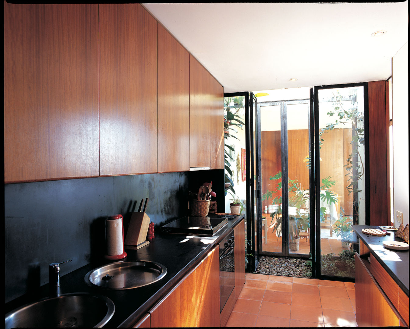 Casa Eng. Raimundo Delgado, C. PRATA ARQUITETOS C. PRATA ARQUITETOS Modern style kitchen