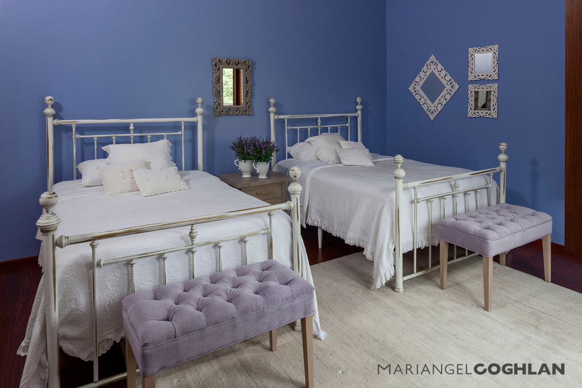 Valle Escondido, MARIANGEL COGHLAN MARIANGEL COGHLAN Modern nursery/kids room