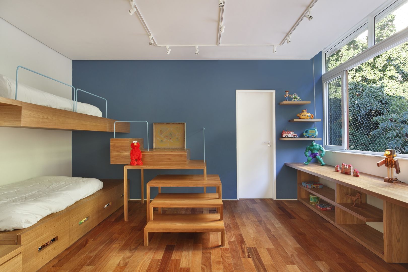 Cobertura Almirante Guillobel, Cerejeira Agência de Arquitetura Cerejeira Agência de Arquitetura Nursery/kid’s room