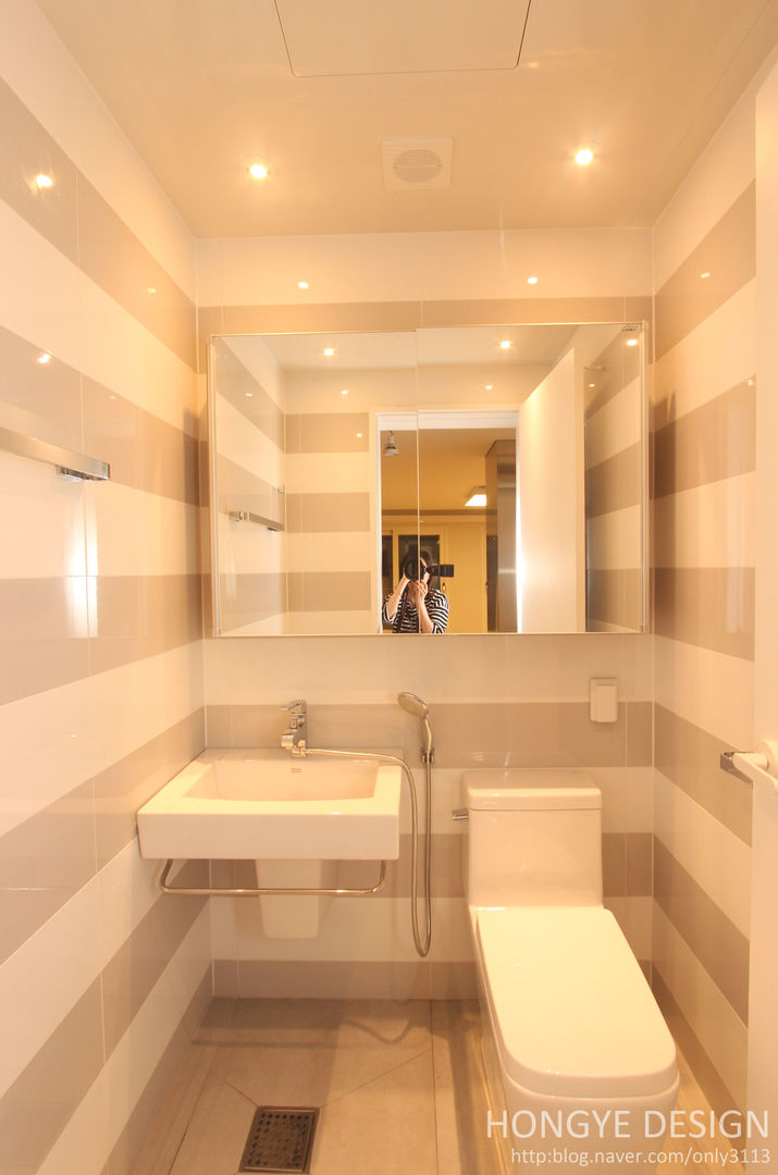 넓은 공간 속 최적화 된 디자인., 홍예디자인 홍예디자인 現代浴室設計點子、靈感&圖片