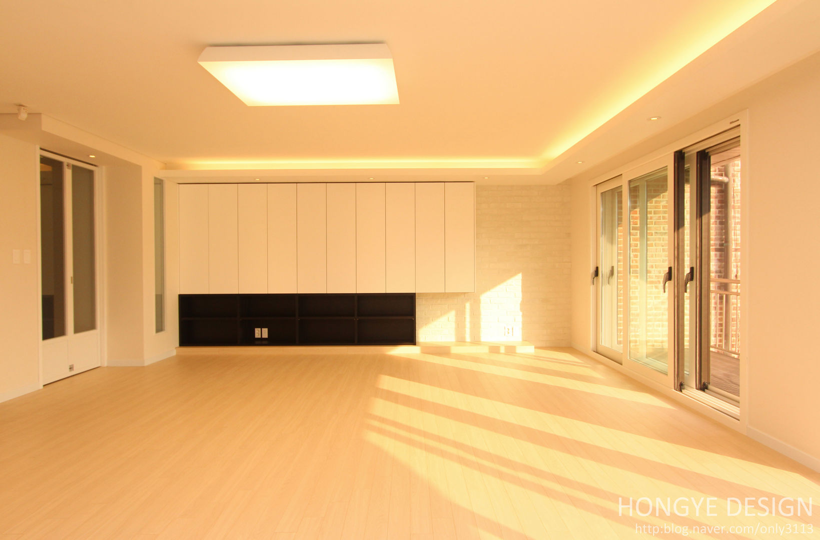 넓은 공간 속 최적화 된 디자인., 홍예디자인 홍예디자인 Living room