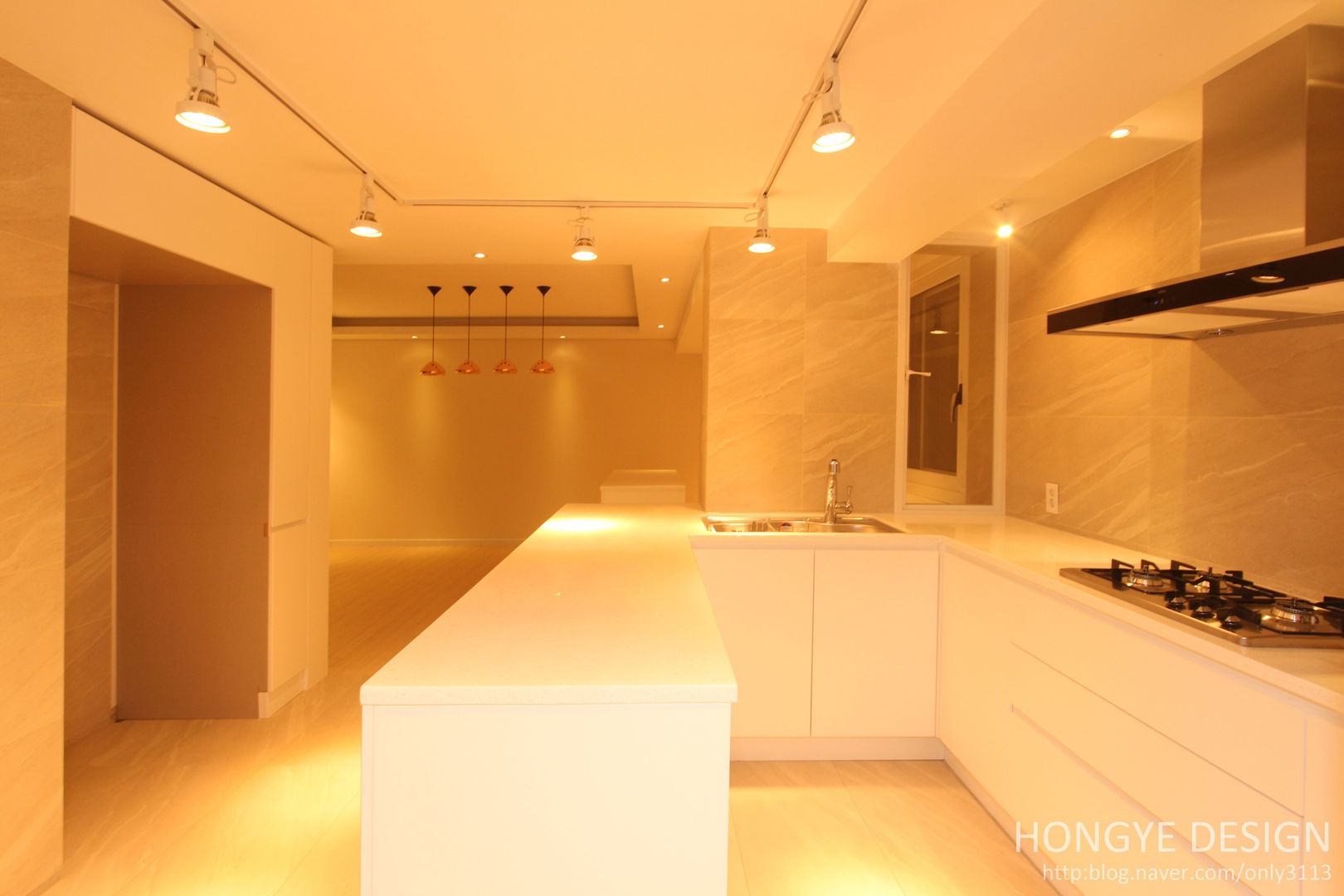 넓은 공간 속 최적화 된 디자인., 홍예디자인 홍예디자인 Cocinas modernas: Ideas, imágenes y decoración