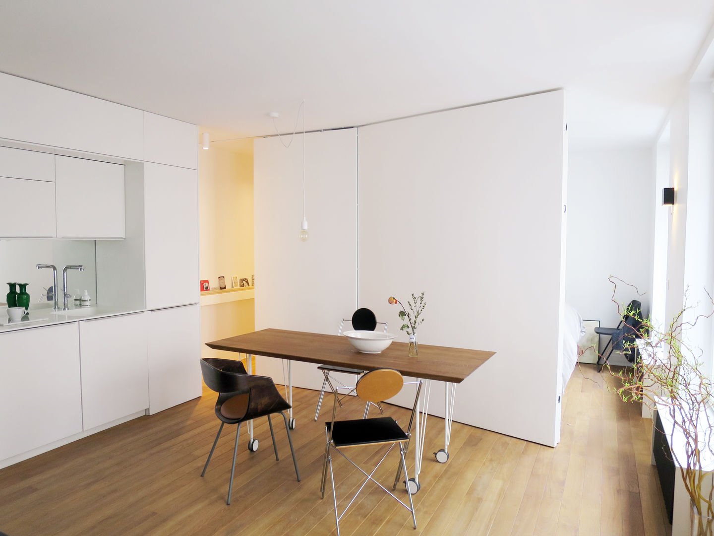 Pied-à-terre Parisien pour 3 dans un 31 m2, Studio Pan Studio Pan Nowoczesna jadalnia