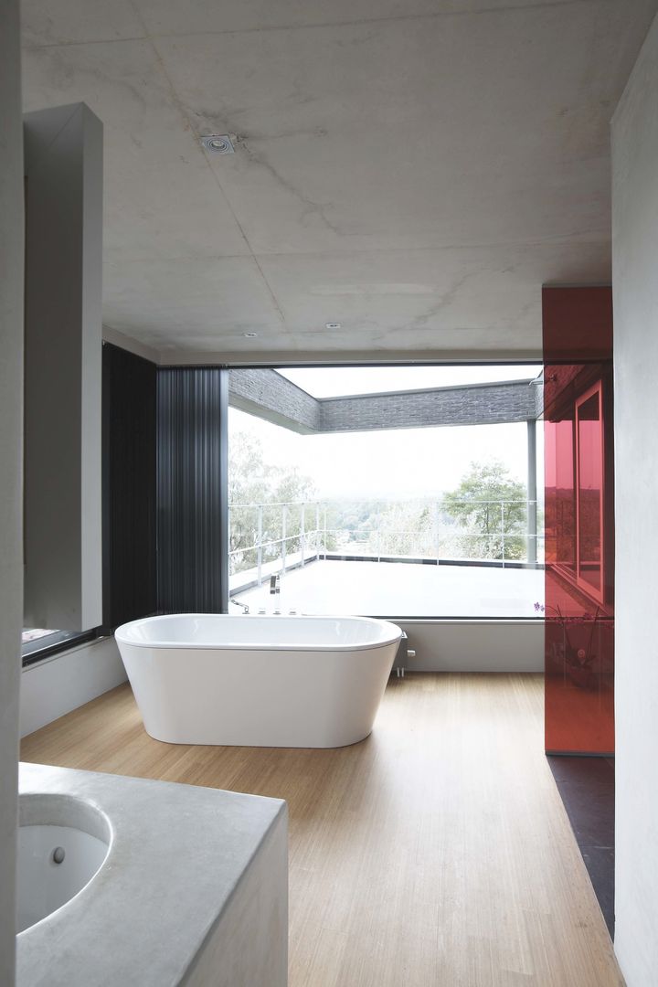 House HU, CONIX RDBM Architects CONIX RDBM Architects Modern Bathroom