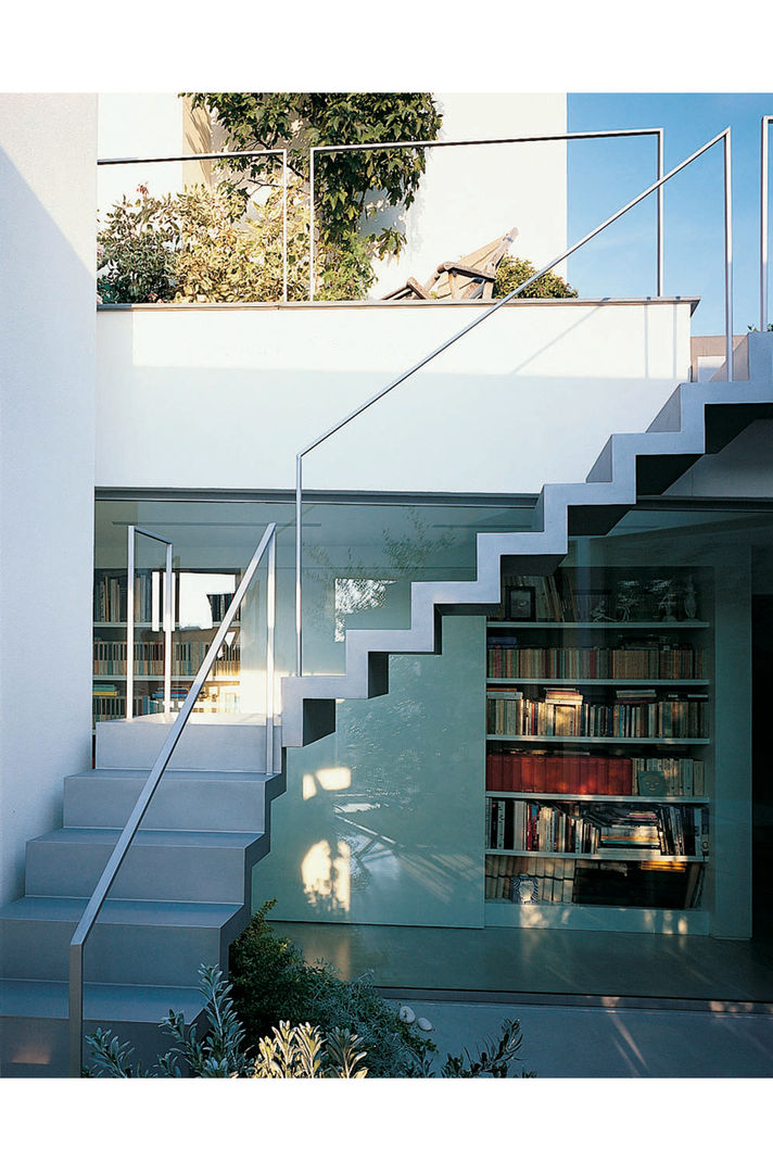 Penthouse con patio, 8&A Architetti 8&A Architetti Couloir, entrée, escaliers modernes