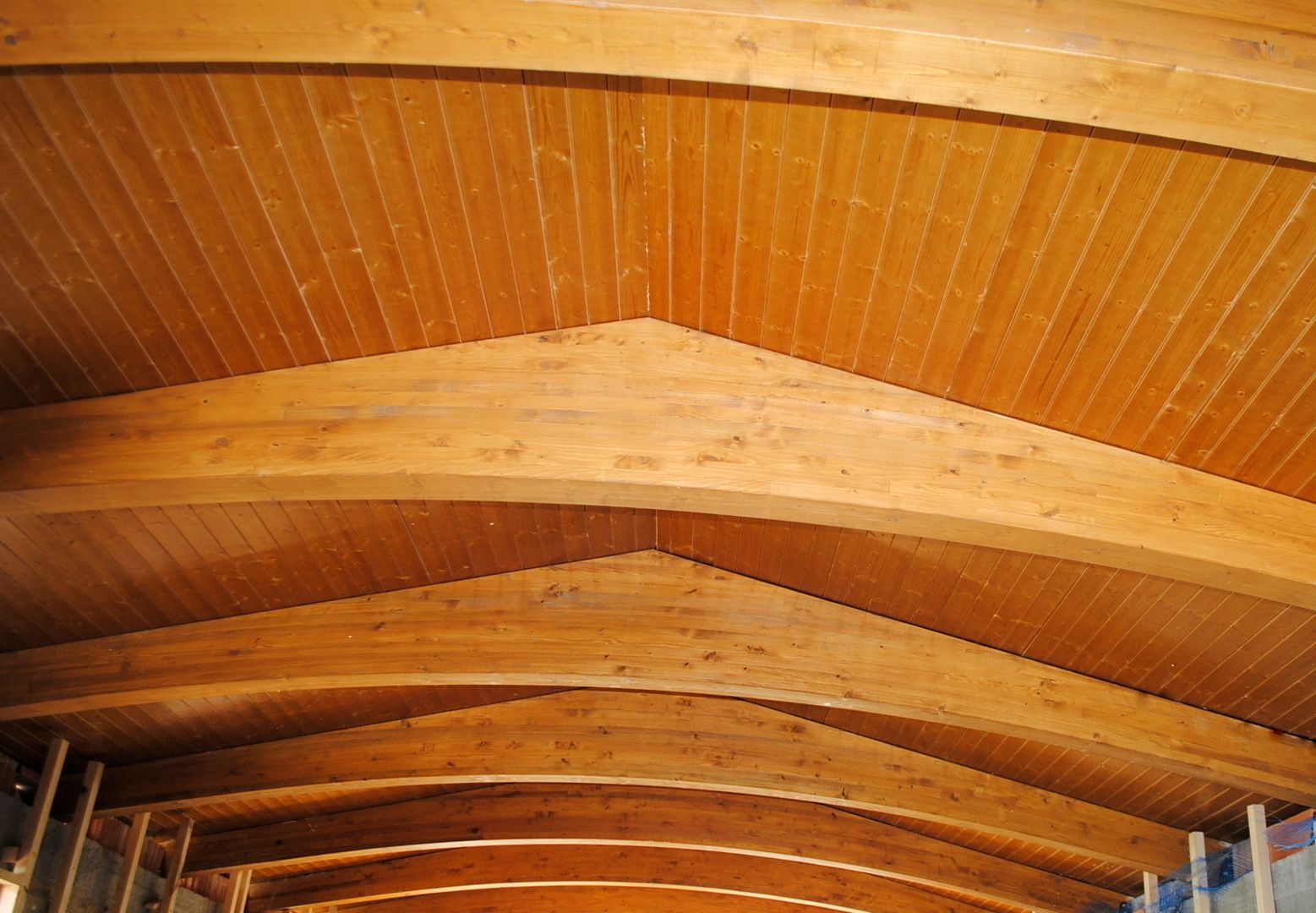 Cubierta de madera en Movera (Zaragoza), CUTECMA Estructuras de madera CUTECMA Estructuras de madera Klassieke woonkamers