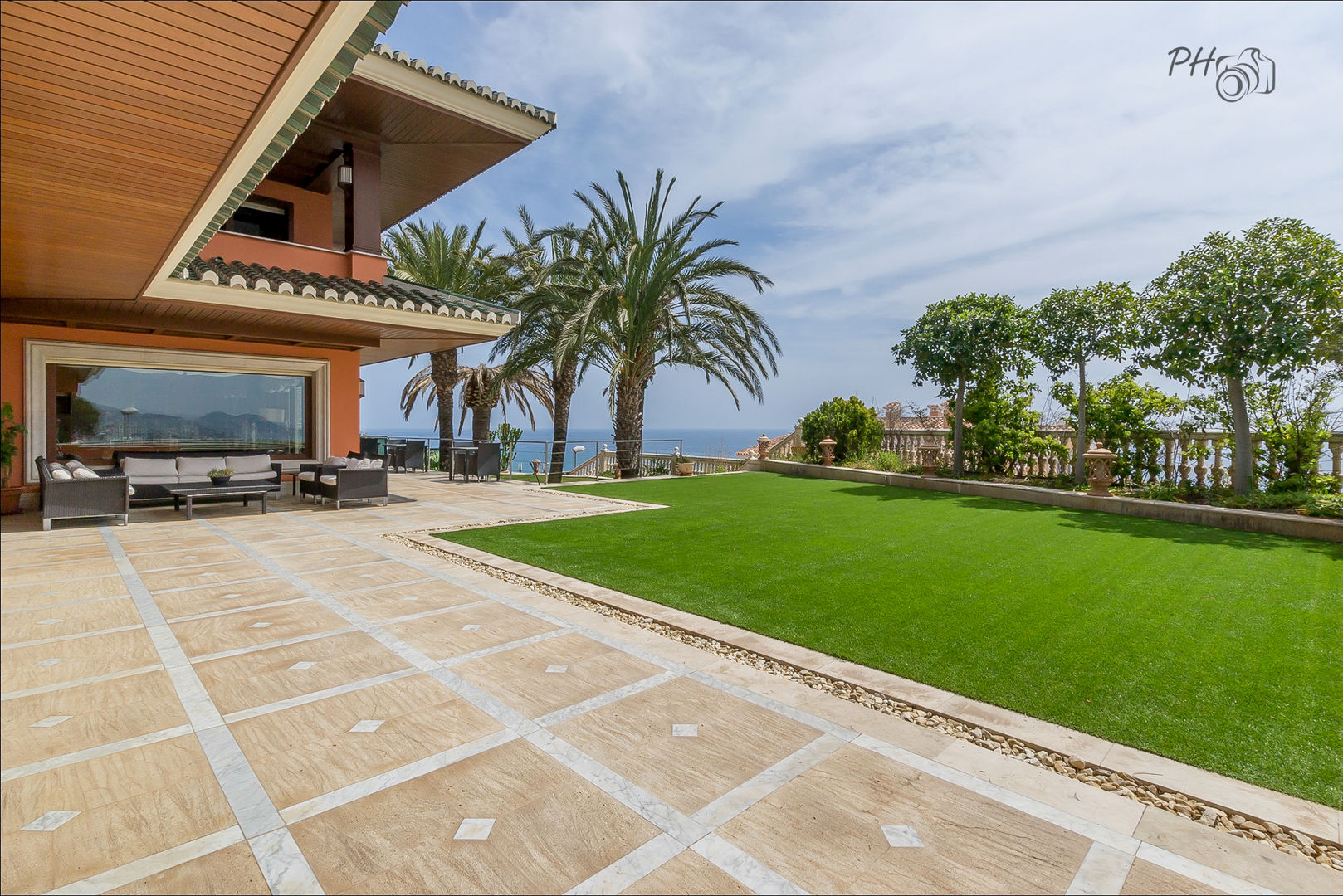 Villa de lujo en Málaga con toques tropicales, Per Hansen Per Hansen Tropical style houses