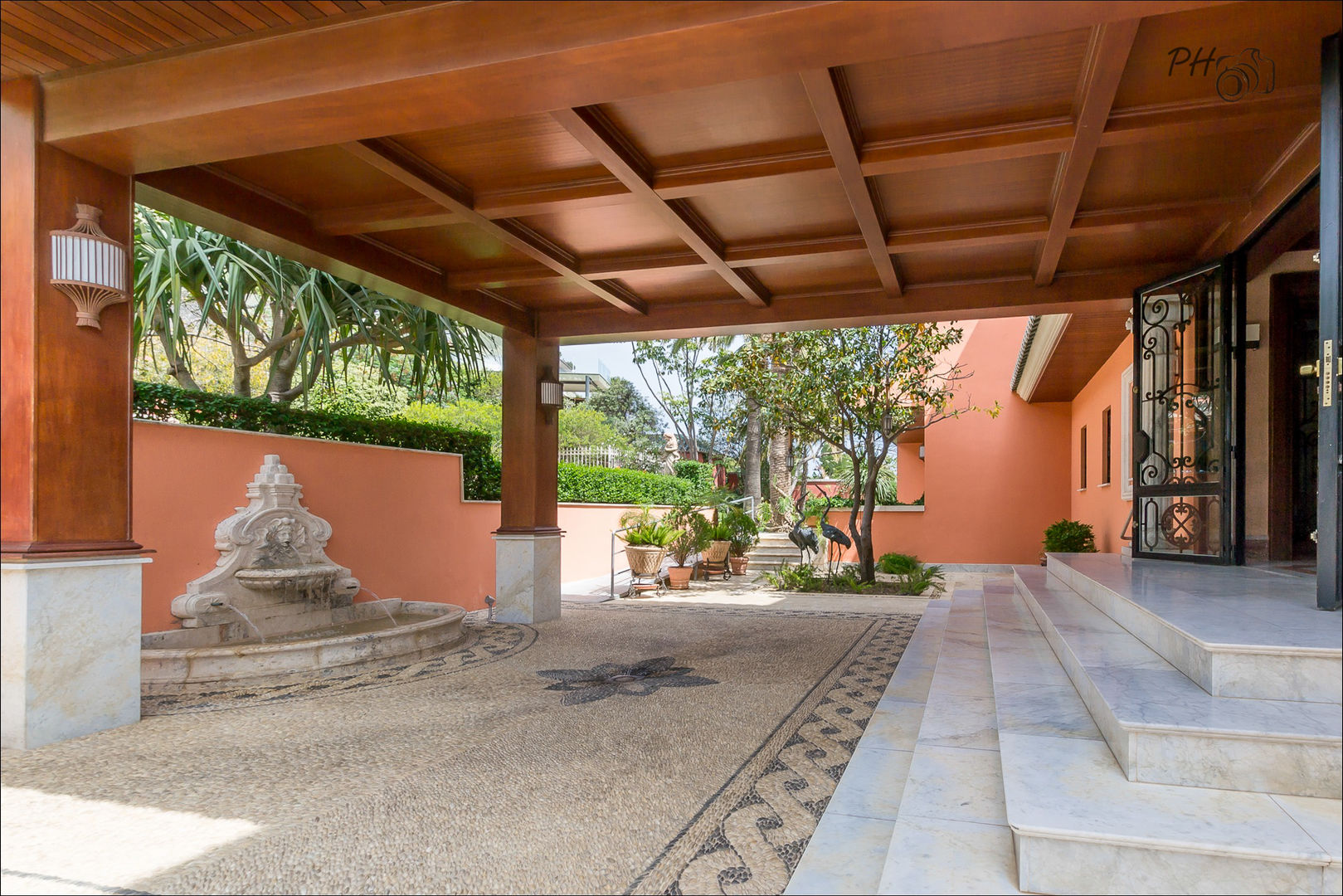 Villa de lujo en Málaga con toques tropicales, Per Hansen Per Hansen Tropical style houses