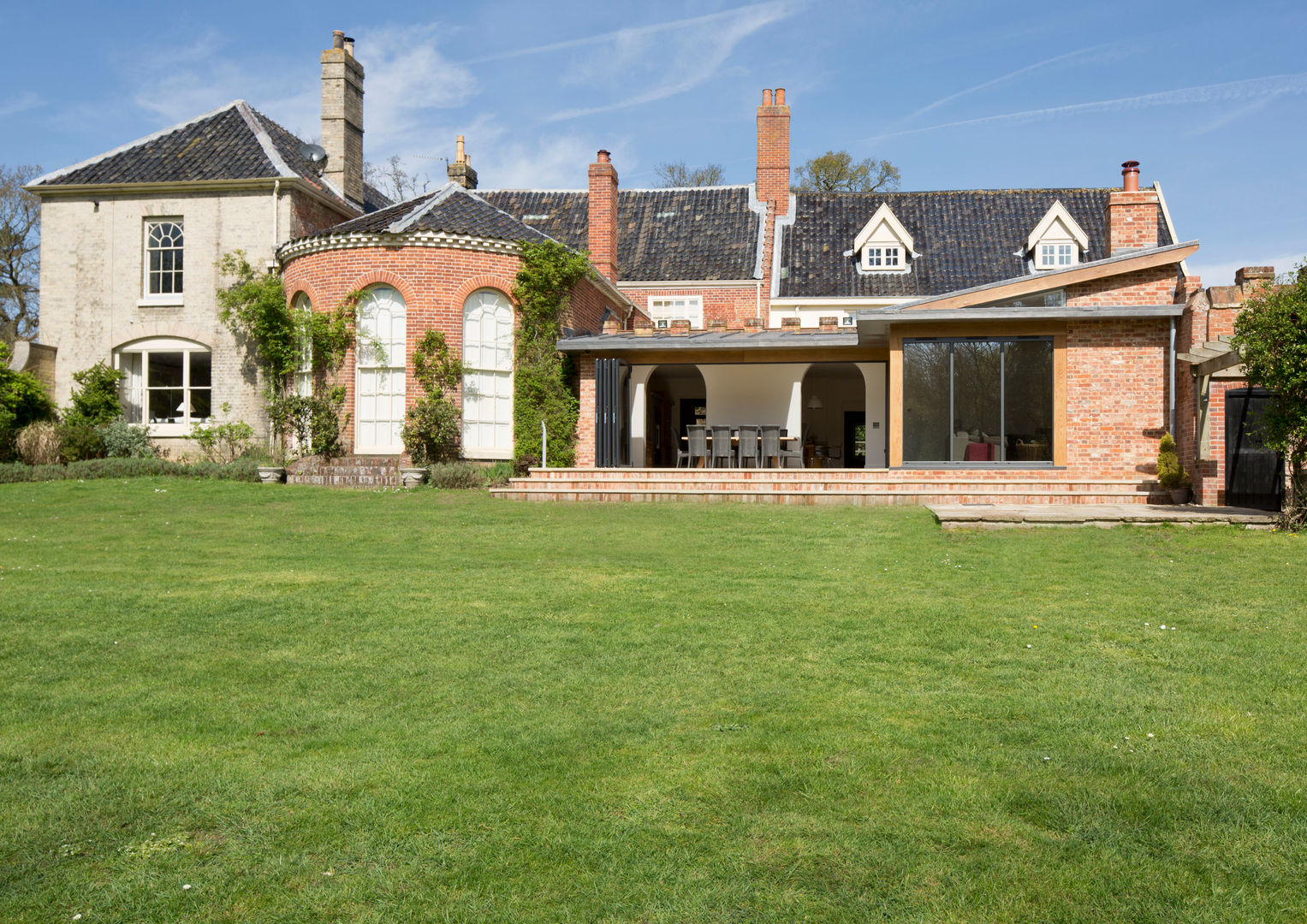 Cringleford, Hudson Architects Hudson Architects Classic style houses