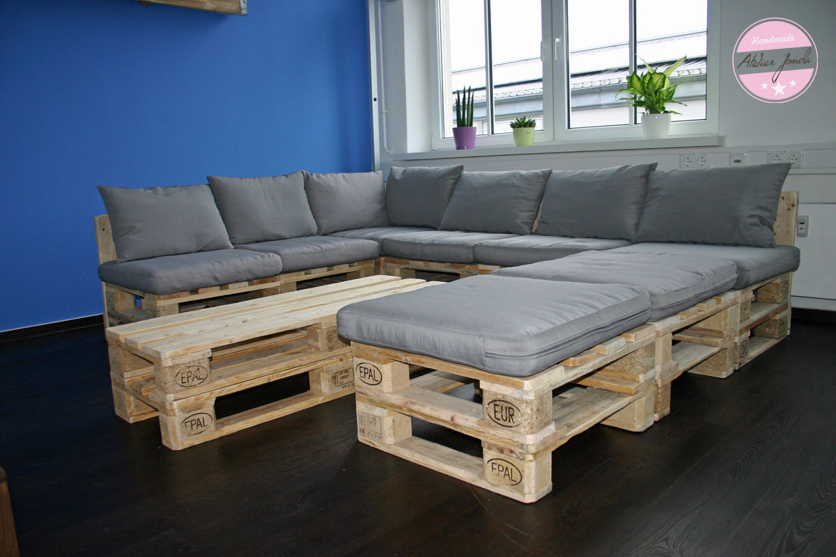 homify Industrial style living room Side tables & trays