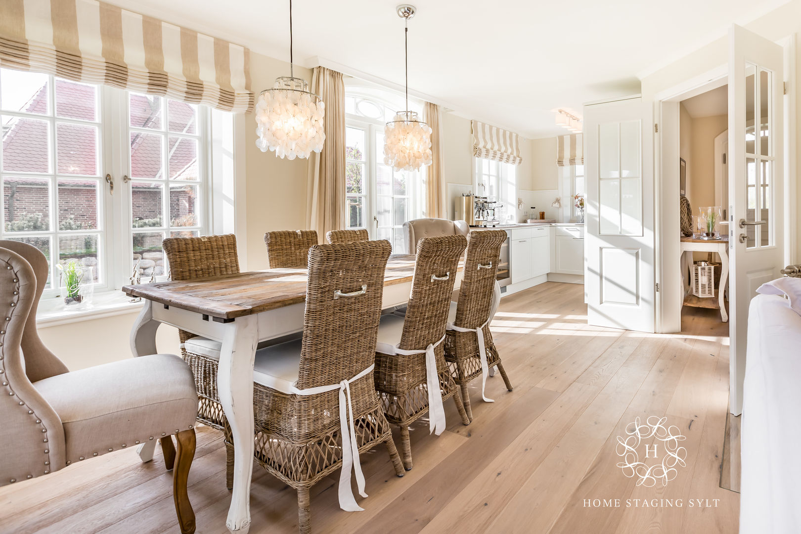 Design Reetdach Neubau, Home Staging Sylt GmbH Home Staging Sylt GmbH Country style dining room