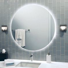 homify Minimalist bathroom Mirrors