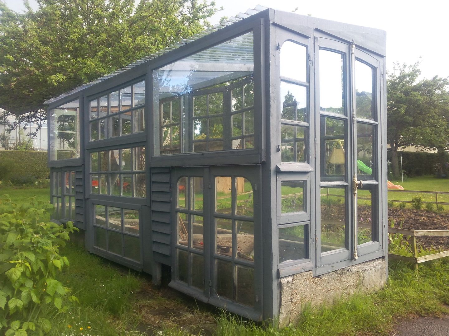 RIennesecrée, Riennesecrée Riennesecrée Jardines de invierno de estilo ecléctico