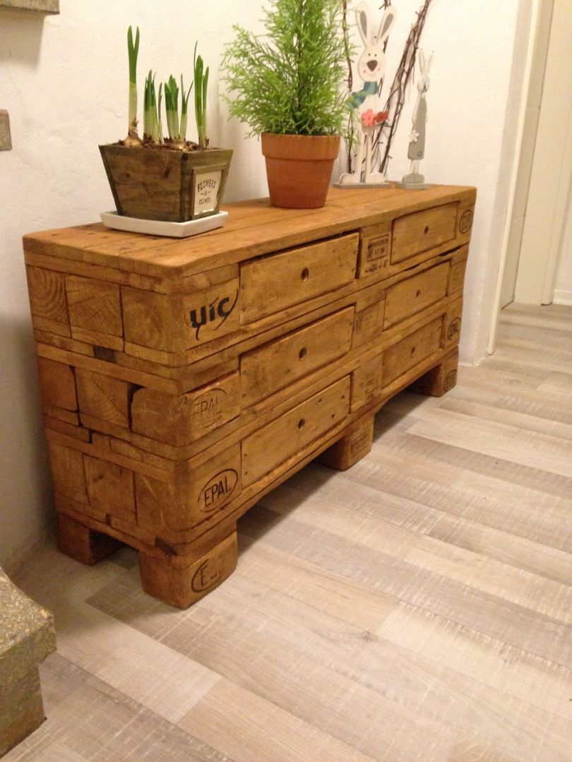 homify Country style corridor, hallway& stairs Solid Wood Multicolored Drawers & shelves