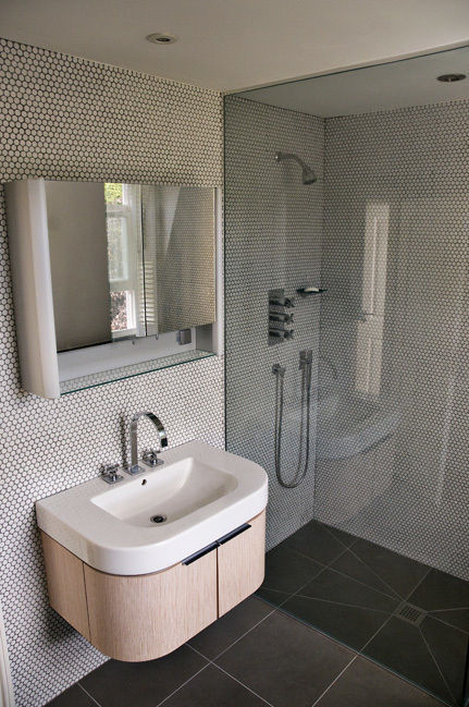 En-suite shower room Wodu Architects モダンスタイルの お風呂