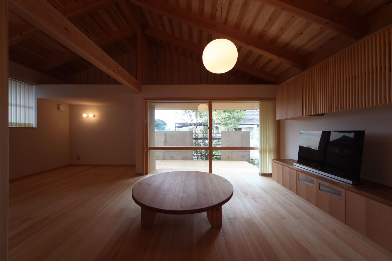 モダンな和の平屋, 青木昌則建築研究所 青木昌則建築研究所 Asian style living room