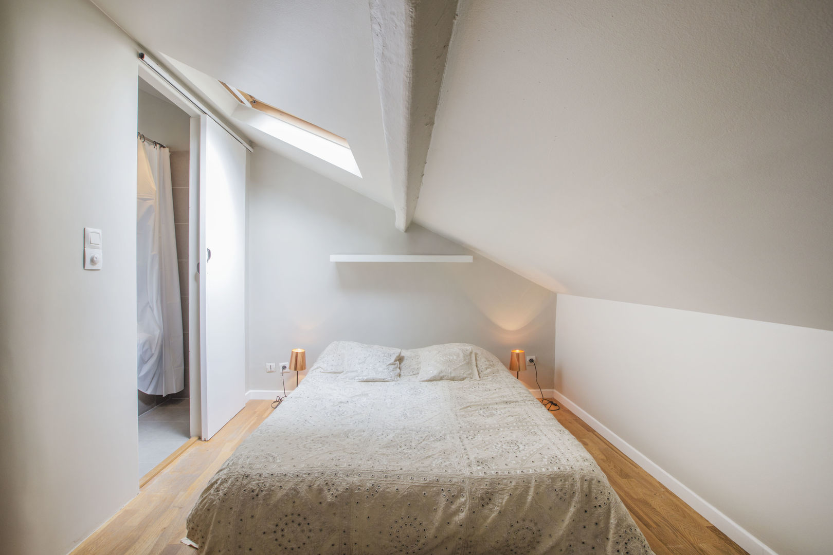 ASILE POPINCOURT 75011 PARIS , cristina velani cristina velani Modern style bedroom