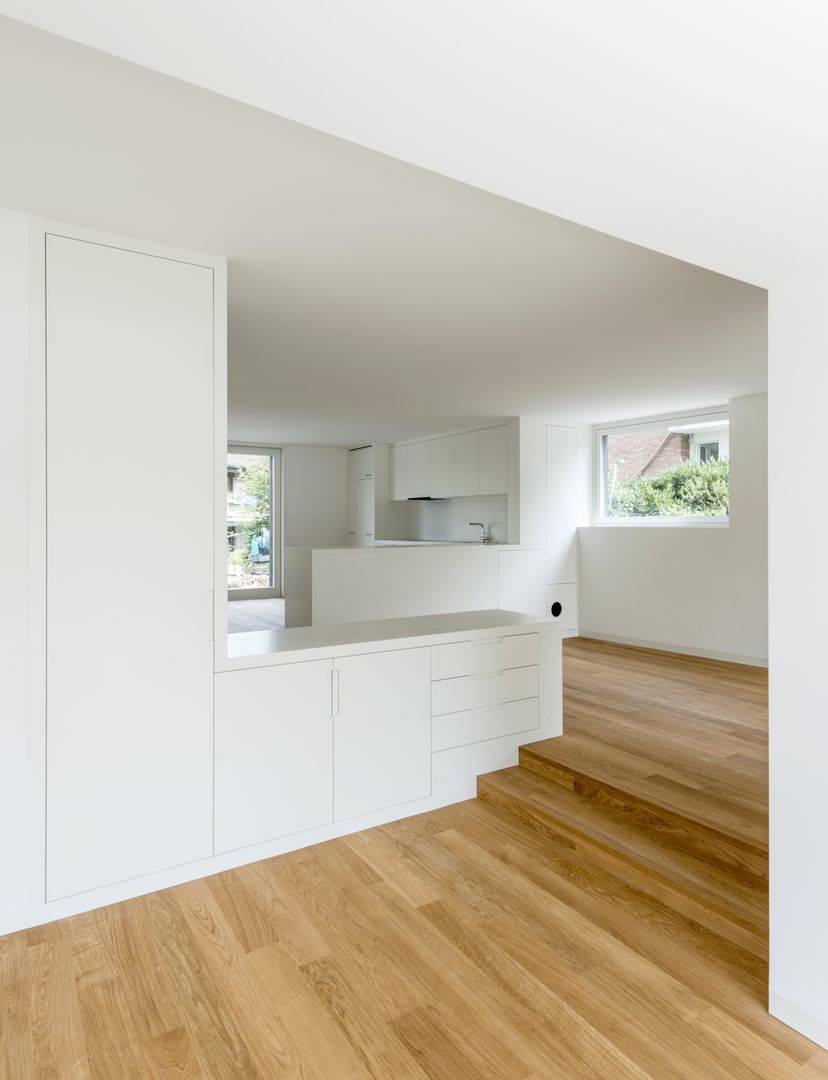 Wohnhaus in Kilchberg, Frei + Saarinen Architekten Frei + Saarinen Architekten Classic style kitchen