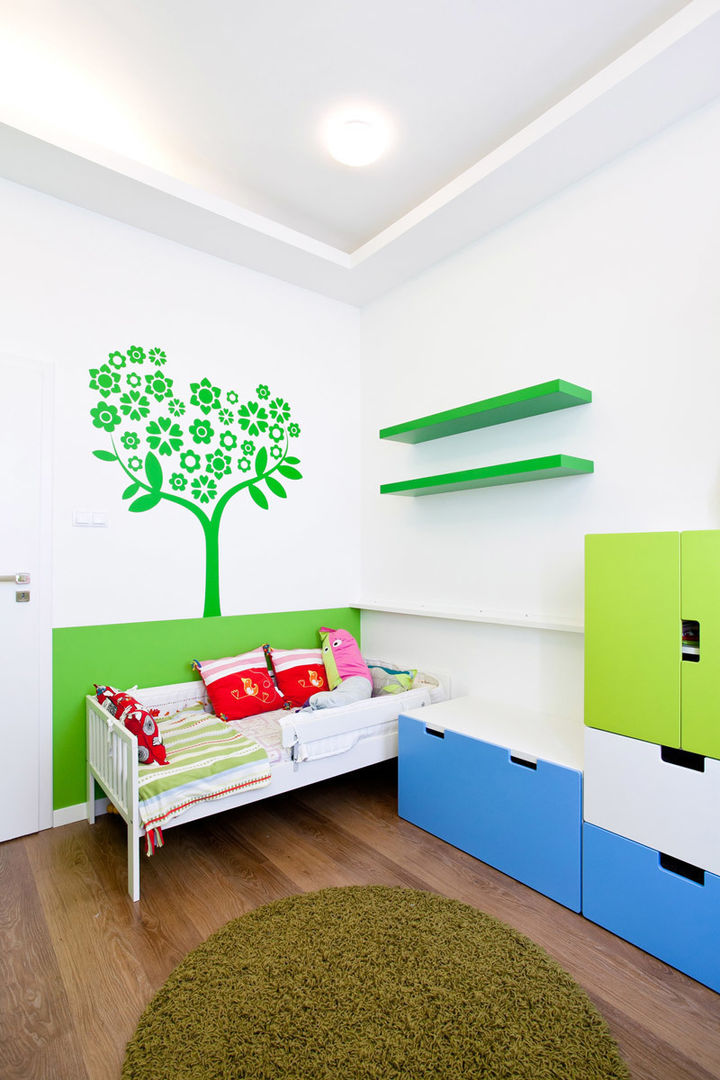 Realizacja projektu mieszkania 70 m2 w Krakowie, Lidia Sarad Lidia Sarad Modern nursery/kids room