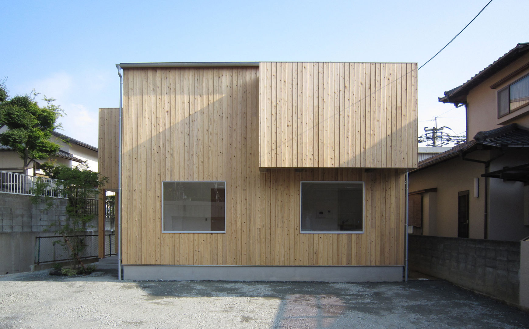 I-HOUSE, 有限会社クリエデザイン／CRÉER DESIGN Ltd. 有限会社クリエデザイン／CRÉER DESIGN Ltd. Casas minimalistas