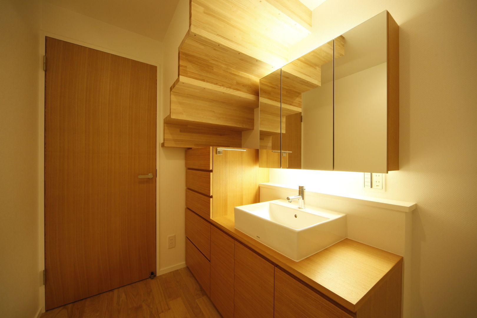 House of Tagawa, 有限会社クリエデザイン／CRÉER DESIGN Ltd. 有限会社クリエデザイン／CRÉER DESIGN Ltd. Modern bathroom