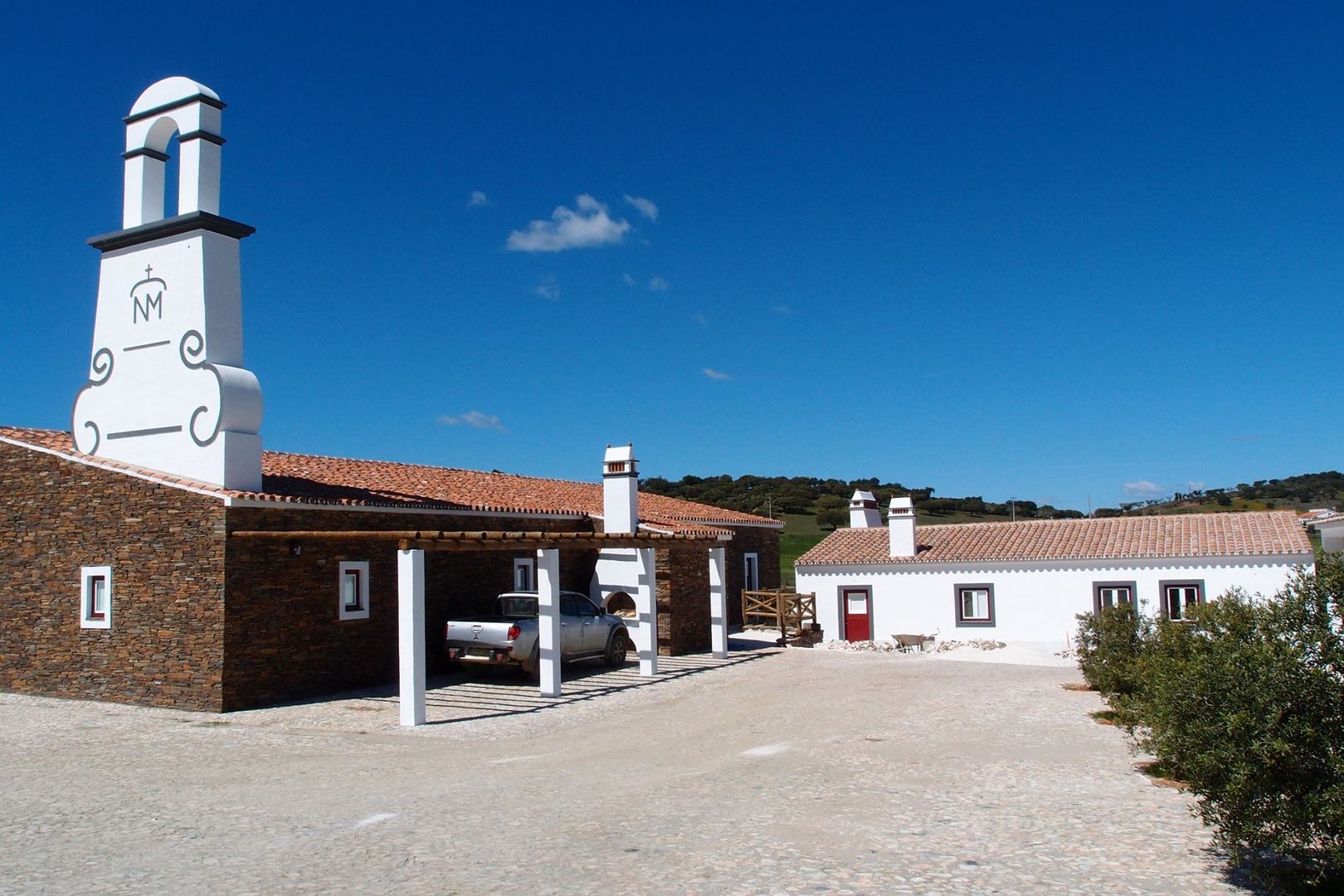 Casa tradicional no Alentejo no meio da natureza, José Baganha & Arquitectos Associados José Baganha & Arquitectos Associados Country style houses