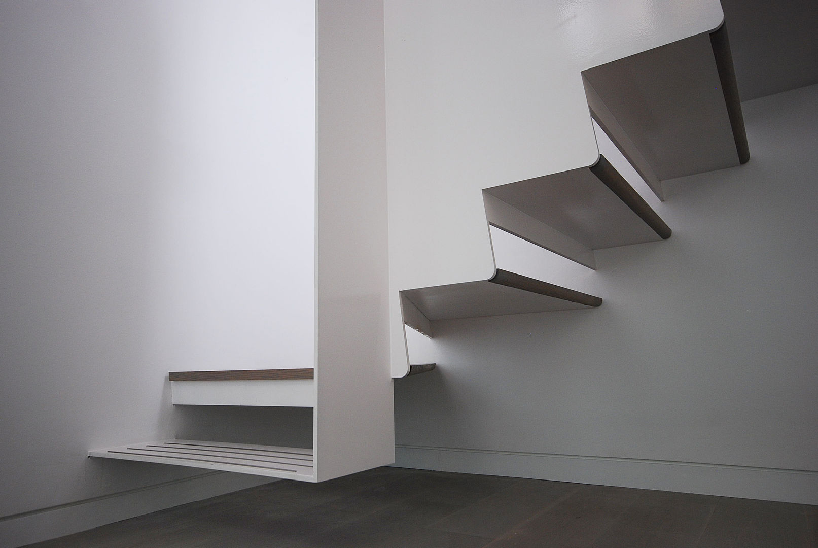 Staircase Detail homify ห้องโถงทางเดินและบันไดสมัยใหม่