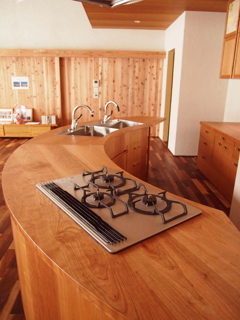 なんと、扇形の木のキッチン, 家具工房旅する木 家具工房旅する木 廚房 洗手台與水龍頭