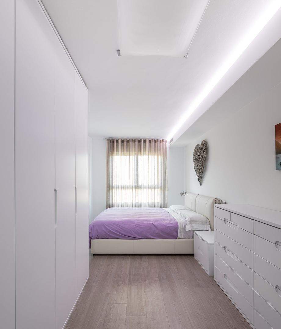 Dormitorio Principal LLIBERÓS SALVADOR Arquitectos Cuartos de estilo minimalista