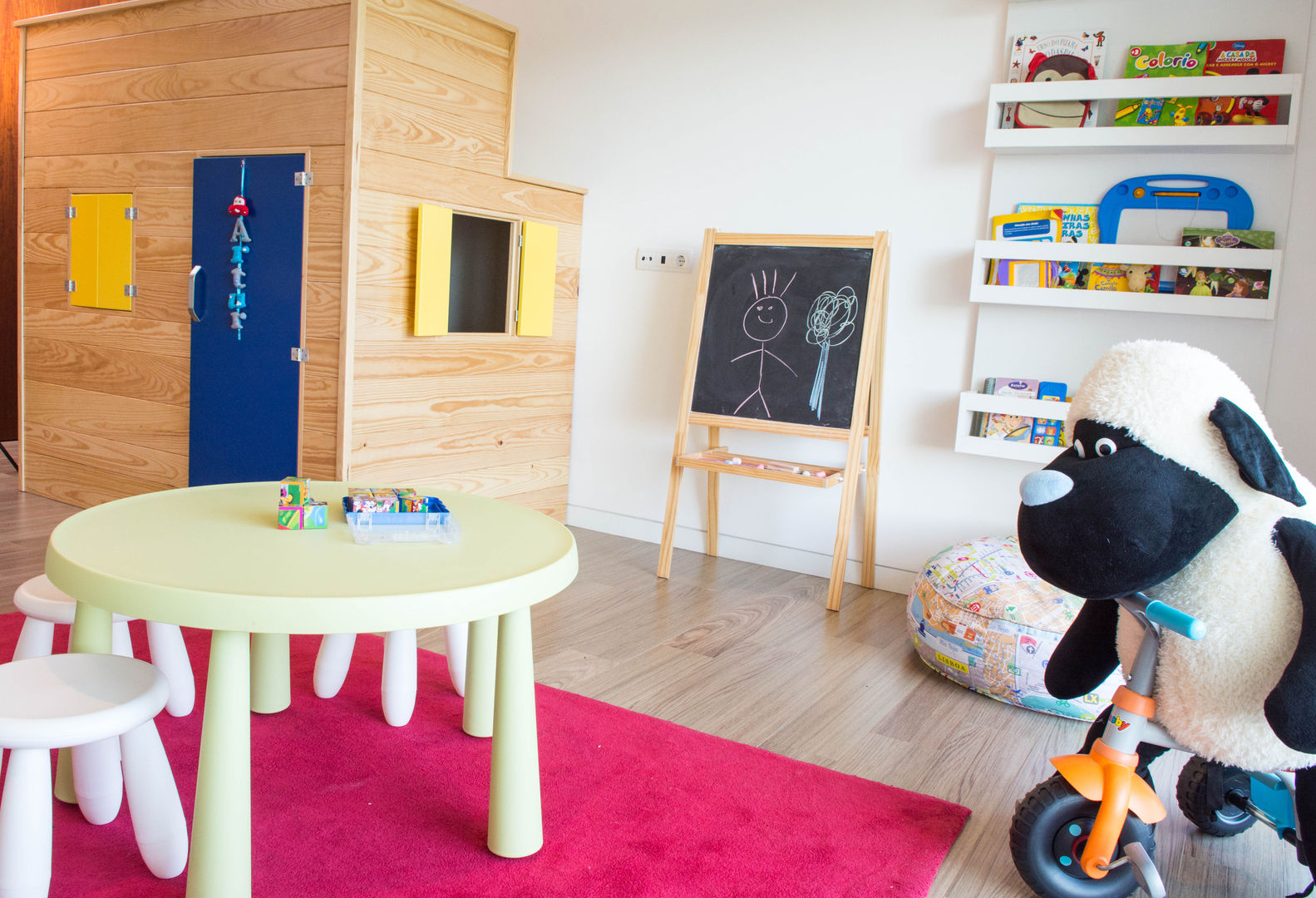 A,B, vamos brincar?, Ângela Pinheiro Home Design Ângela Pinheiro Home Design Scandinavian style nursery/kids room Wood Wood effect