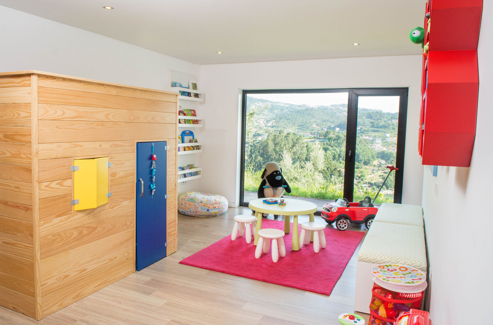 A,B, vamos brincar?, Ângela Pinheiro Home Design Ângela Pinheiro Home Design 北欧デザインの 子供部屋 木 木目調