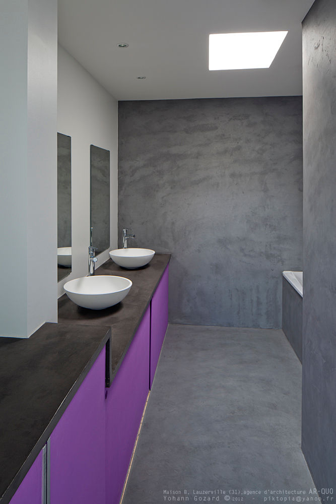 Maison Noire, ar-quo ar-quo Minimal style Bathroom