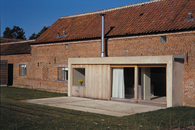 Quaker Barns, Hudson Architects Hudson Architects Industrialne domy