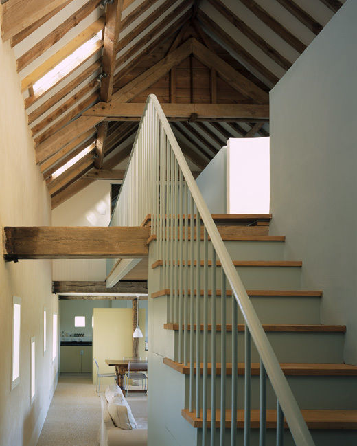 Quaker Barns, Hudson Architects Hudson Architects Classic style corridor, hallway and stairs