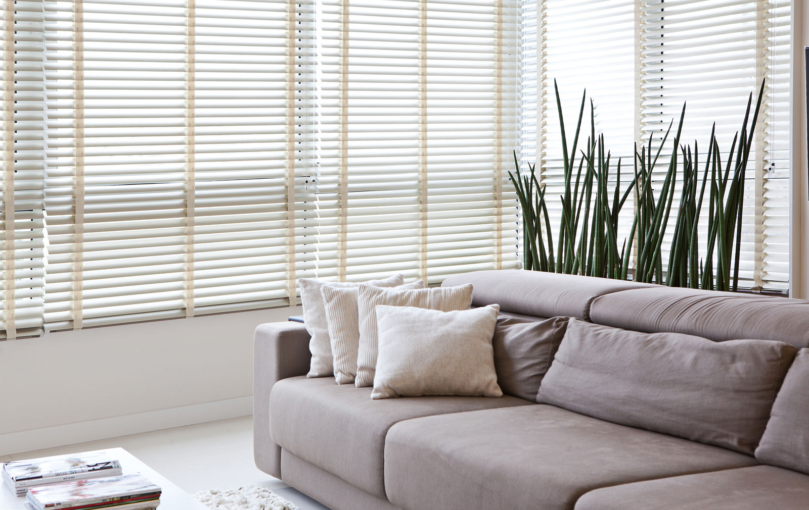 Projeto Residencial clean, Virtu Arquitetura Virtu Arquitetura Modern Living Room