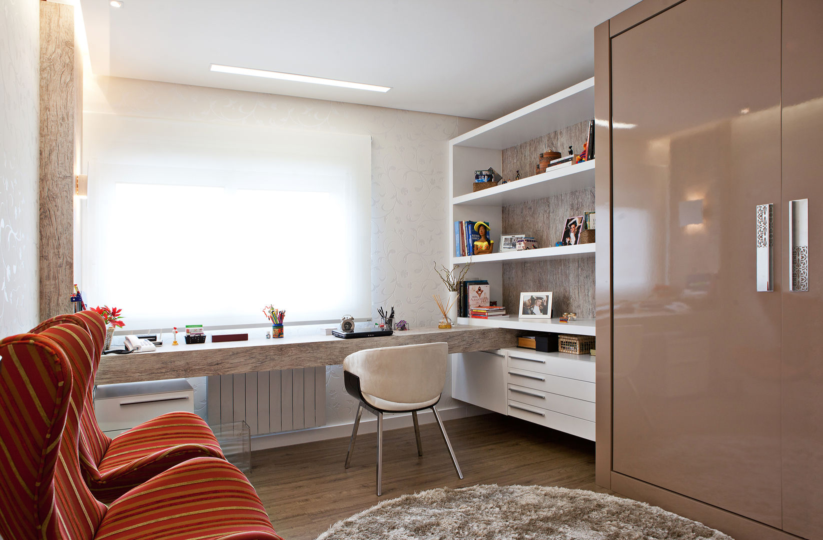 Projeto Residencial clean, Virtu Arquitetura Virtu Arquitetura Рабочий кабинет в стиле модерн