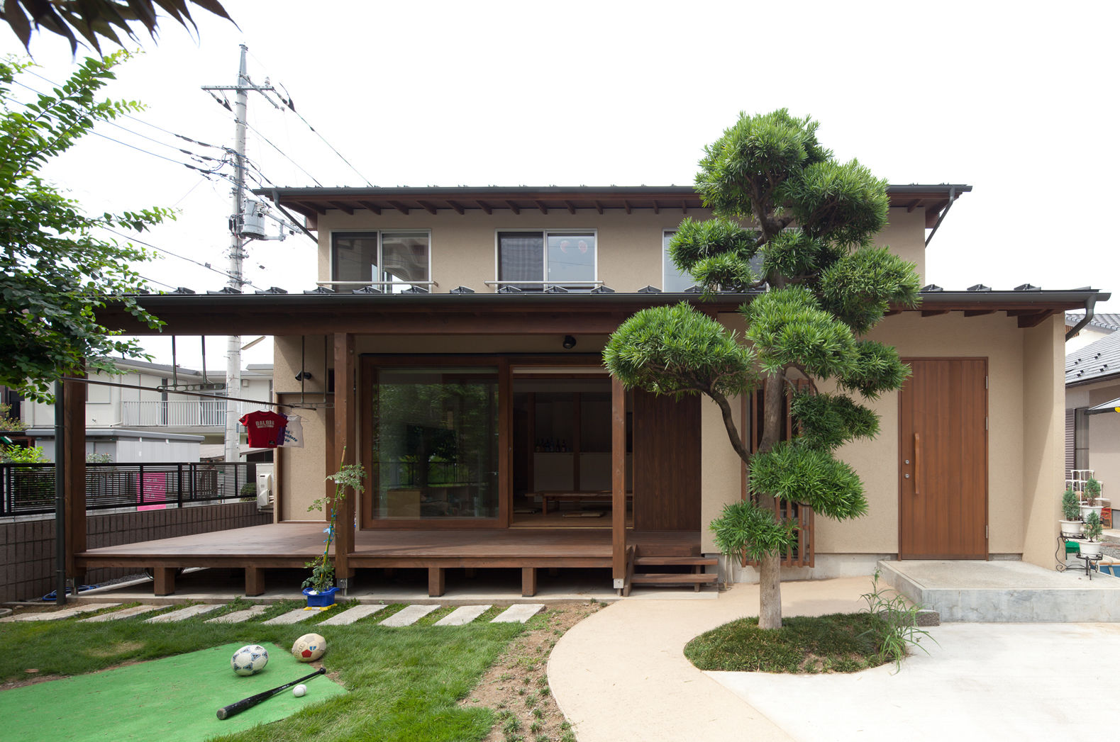 和の中心の家, 田中ナオミアトリエ 田中ナオミアトリエ Rumah Gaya Eklektik