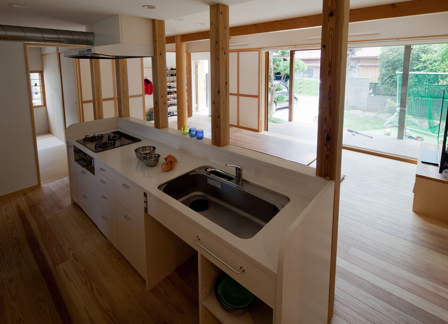 和の中心の家 田中ナオミアトリエ オリジナルデザインの キッチン