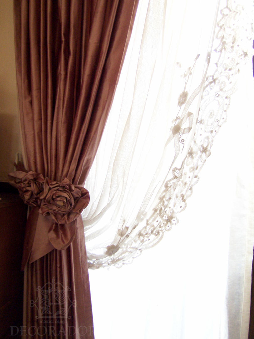 時間が経つのを忘れさせてくれる優しい空間, DECORADOR デコラドール DECORADOR デコラドール Eclectic windows & doors Curtains & drapes