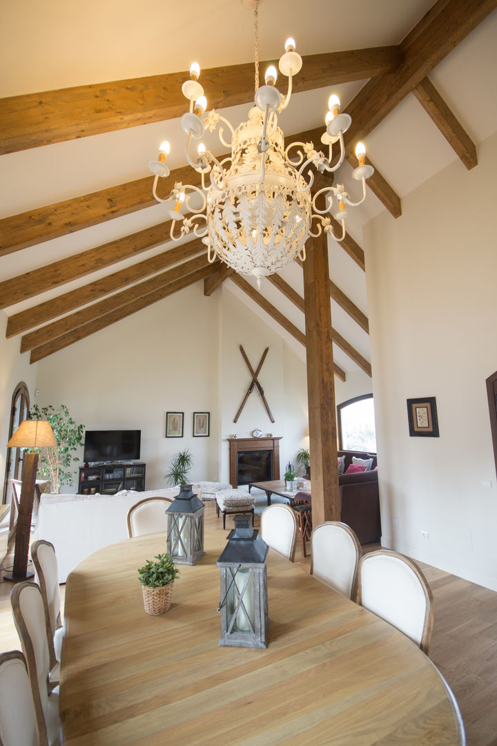 Casa Clásica en Segovia, Canexel Canexel Classic style dining room