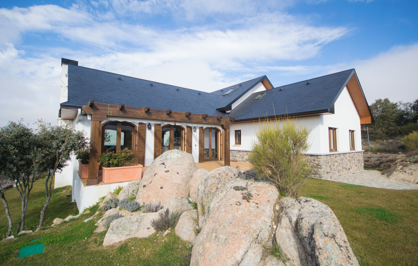 Casa Clásica en Segovia, Canexel Canexel Jardins clássicos