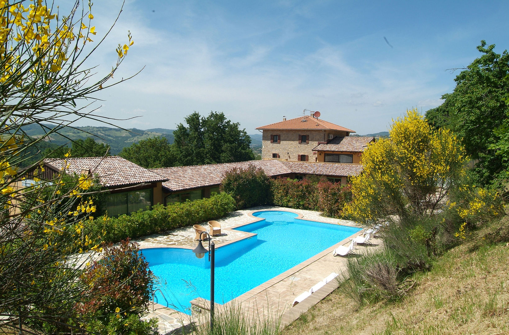 Agriturismo olistico in Umbria, Studio di Bioarchitettura Brozzetti Adriano Studio di Bioarchitettura Brozzetti Adriano Piscine rurale