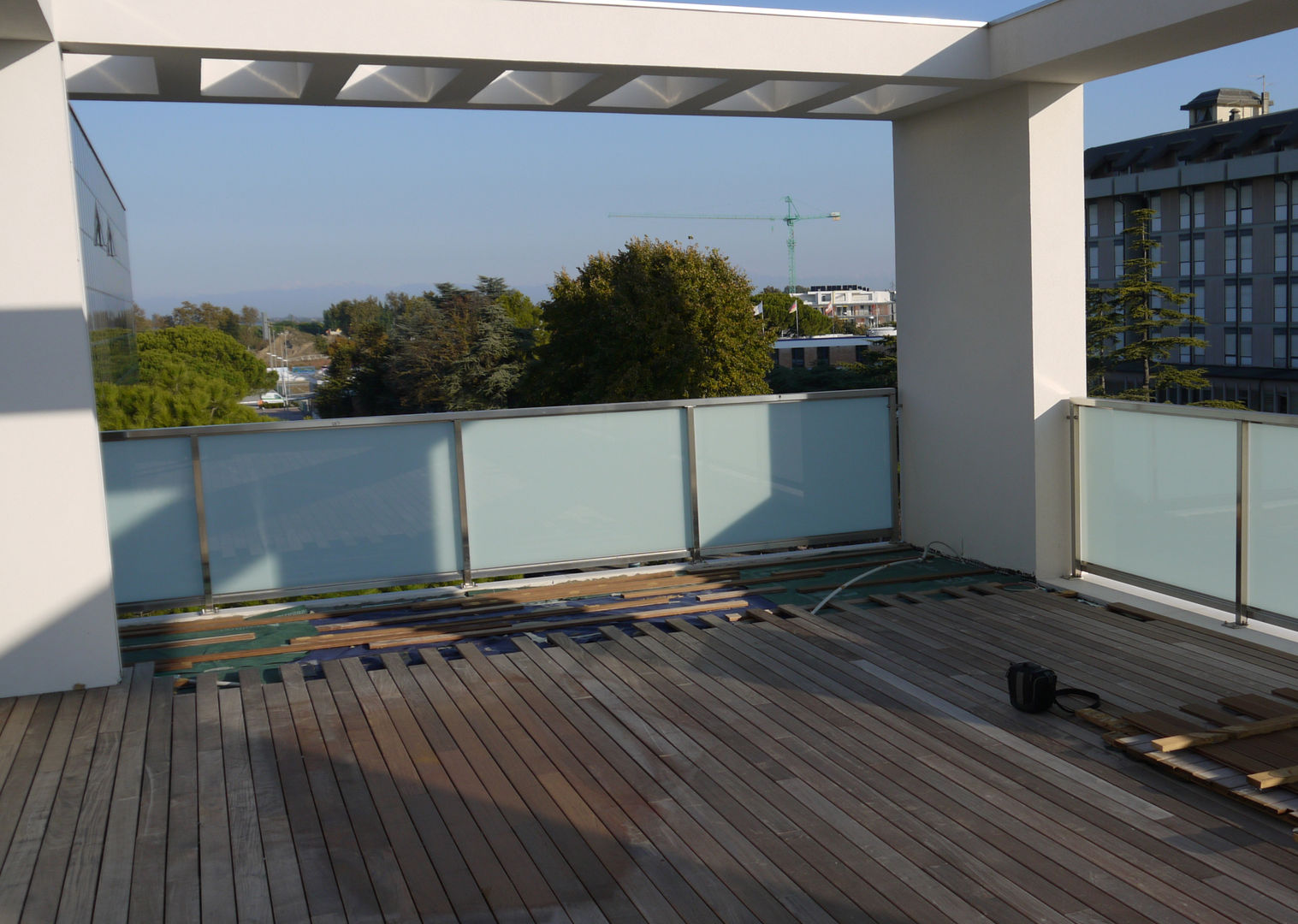 Un attico a Jesolo., ESTERNIDAUTORE ESTERNIDAUTORE Balcones y terrazas de estilo minimalista