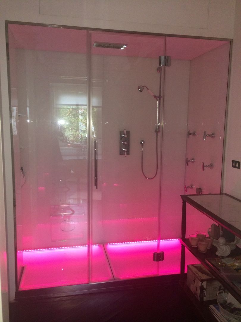 Doccia cromoterapia KARINA , SILVERPLAT SILVERPLAT Baños de estilo moderno Bañeras y duchas
