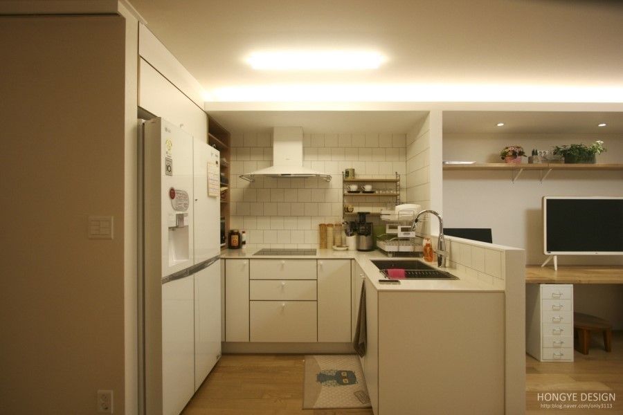 아늑한 느낌의 신혼집 인테리어, 홍예디자인 홍예디자인 現代廚房設計點子、靈感&圖片