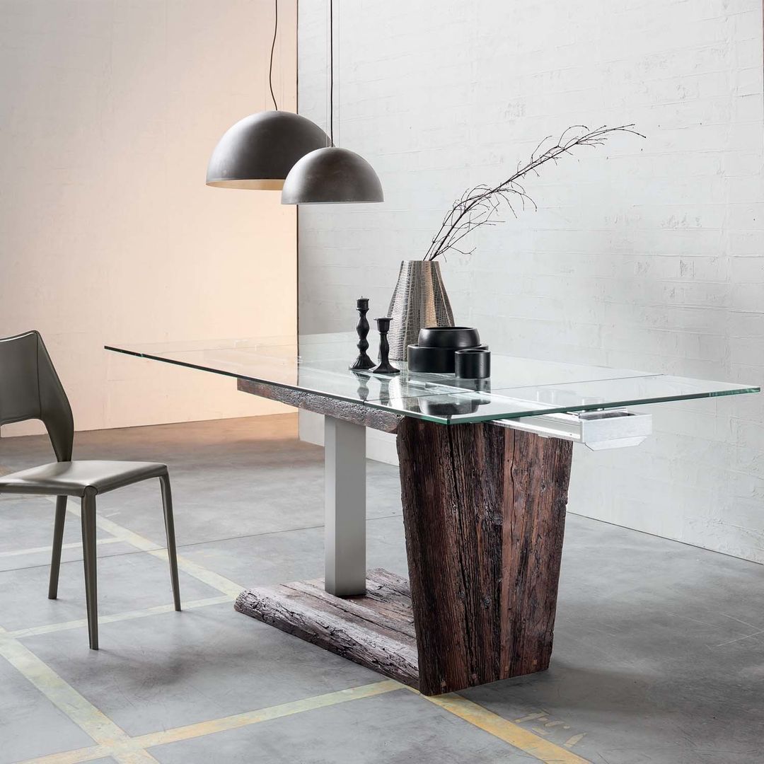 'Maso' extending glass top dining table by Sedit homify モダンデザインの ダイニング テーブル