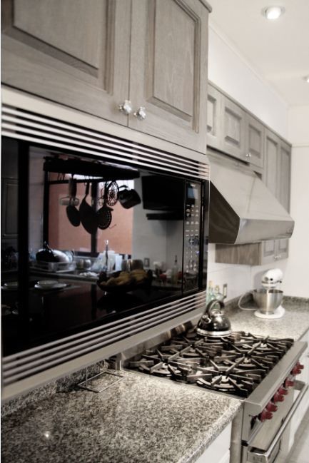 Estantería de cocina Quinto Distrito Arquitectura Cocinas de estilo moderno Madera Acabado en madera