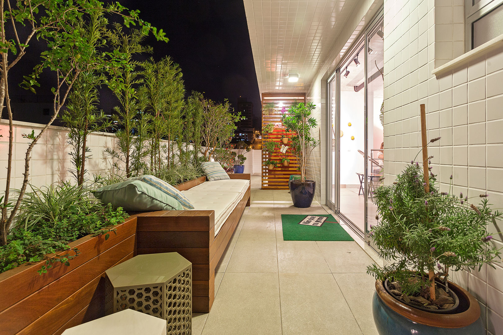 homify Eclectic style balcony, veranda & terrace
