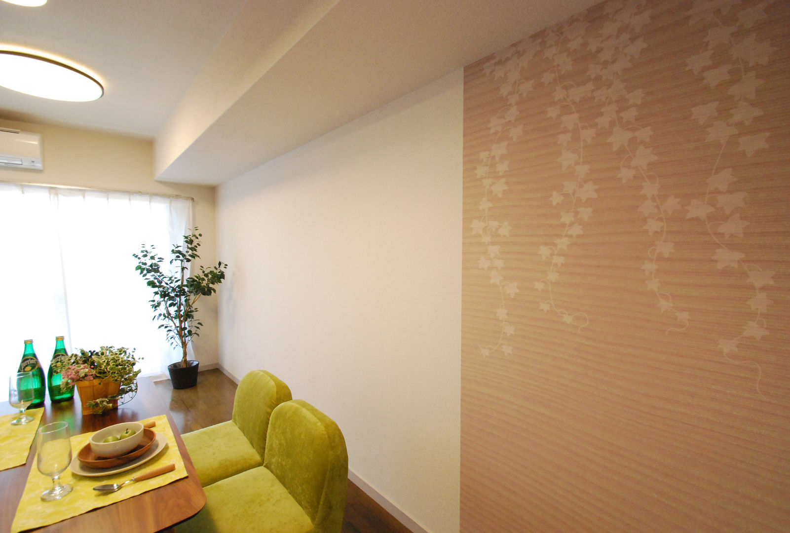 賃貸マンションの壁紙リノベーション, Deco Cloth（デコクロス） Deco Cloth（デコクロス） 스칸디나비아 벽지 & 바닥 벽지