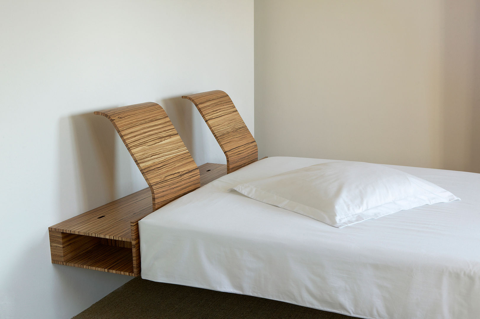 Bed meubelmakerij mertens Moderne slaapkamers Bedden en hoofdeinden